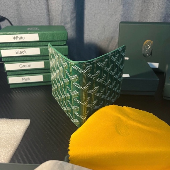 🏷️ Goyard Victoire bifold wallet in
Green Goyardine - Picture 5 of 9